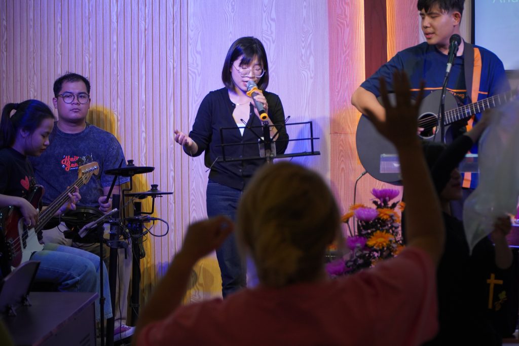 Singing Praise to God